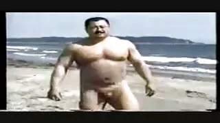 श्यामला मा अधोवस्त्र Se lucida pleashs कुखुरा संग pufied ओठ