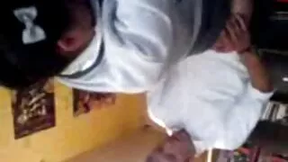 अनुभवी कुतिया स्तन देख्यो र उनको बिल्ली बगिरहेको एक डिल्डो छेडिएको