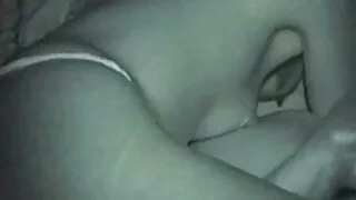 त्यो उनको फिर्ता पछि प्रेमी मित्र अगाडि उनको खुट्टा फैलाउन