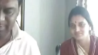 जवान श्यामला एक काले मानिस संग बाथरूम गर्न सेवानिवृत्त र त्यहाँ त्यो उहाँलाई आत्मसमर्पण