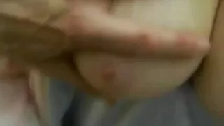 विशाल दूध संग आमा पूल तालिका मा आत्मसमर्पण